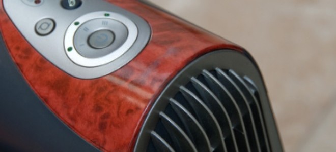 Dehumidifier uses and humidification mechanisms to purify the air