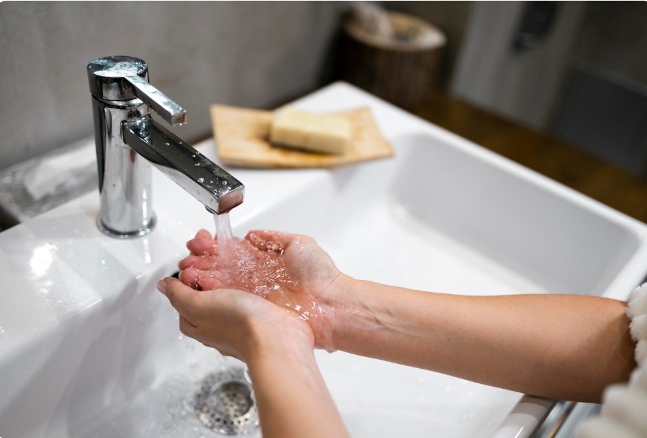 Electric Step Heaters for Handwashing Sinksfor the medical, cosmetic, and food industries.